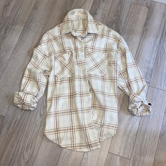 NWOT khaki cream plaid shacket - Picture 4 of 10